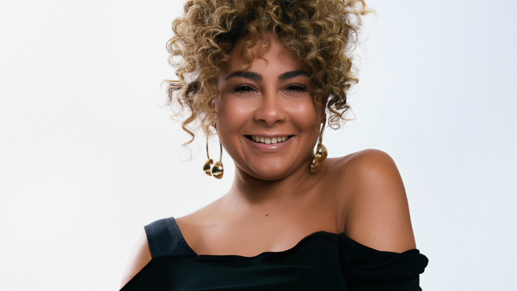 Após “TINA”, Analu Pimenta retorna aos palcos como Sally Jackson em “Percy Jackson”